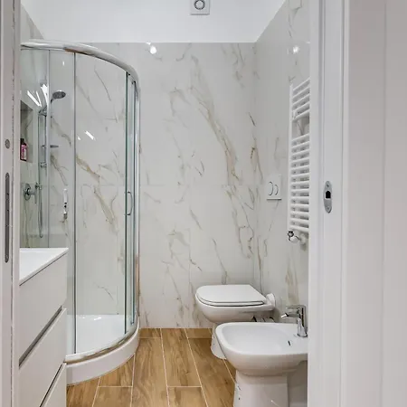 Vatican With 2 Bathrooms And Terrace *